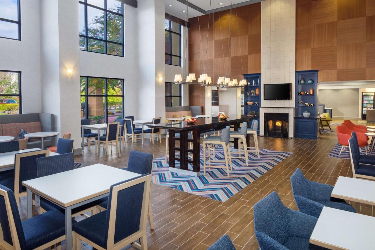 Hampton Inn By Hilton Garden City Long Island المظهر الخارجي الصورة