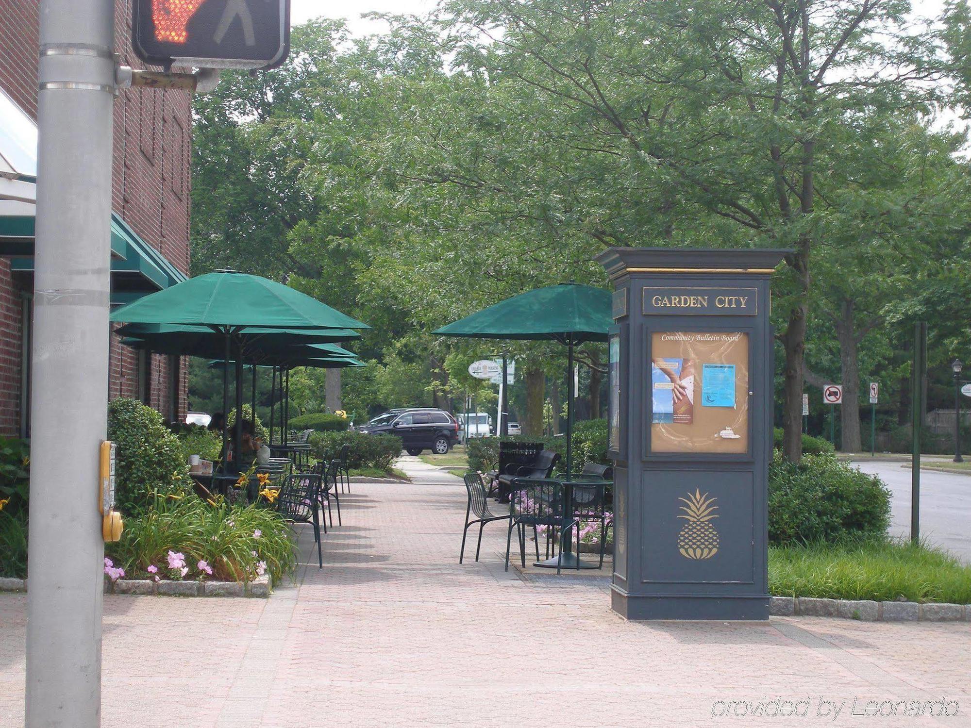 Hampton Inn By Hilton Garden City Long Island المطعم الصورة
