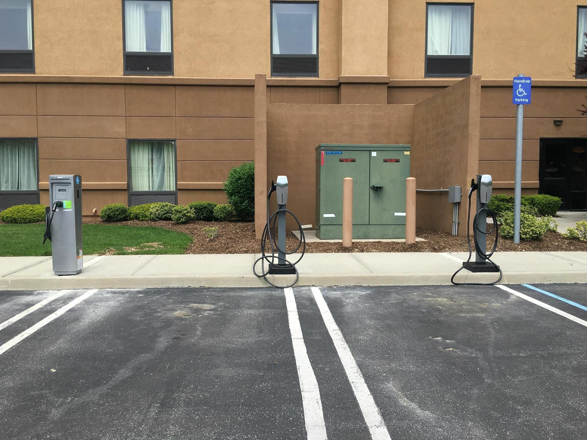 Hampton Inn By Hilton Garden City Long Island المظهر الخارجي الصورة